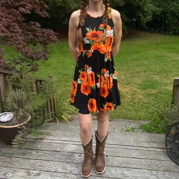 sunflower skater dress Scrawlgod Music Sunflowers Dress for Women Dresses Summer Midi Skater Dress with Short Sleeves Comfortable Wide Neck Swing Dress Short Sleeve Size 2XL
